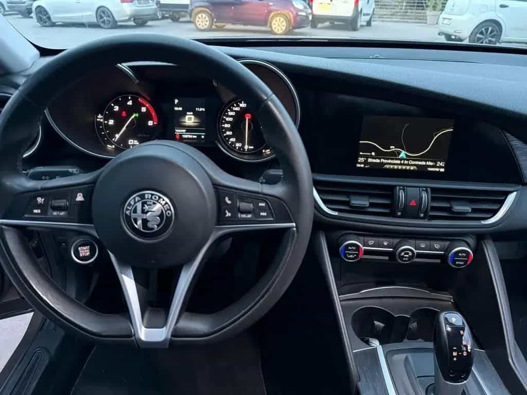 Alfa Romeo Giulia 2.2 Turbodiesel 160 CV AT8 Bus 05/2019-photo-10