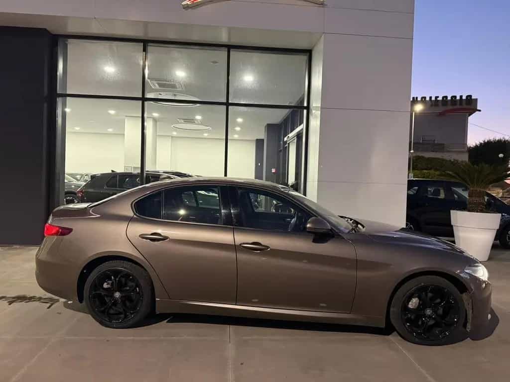 Alfa Romeo Giulia 2.2 Turbodiesel 160 CV AT8 Bus 05/2019-photo-2