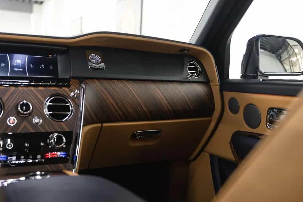 Rolls-Royce Cullinan 03/2019-photo-17