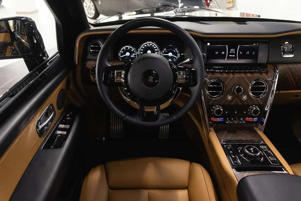 Rolls-Royce Cullinan 03/2019-photo-7