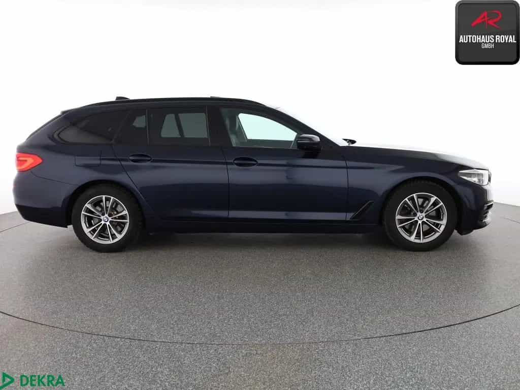 BMW 5 Series 520 i T STANDHEIZ,HUD,360GRAD,ACC,SOFTCLOSE,PANO 04/2020-photo-4