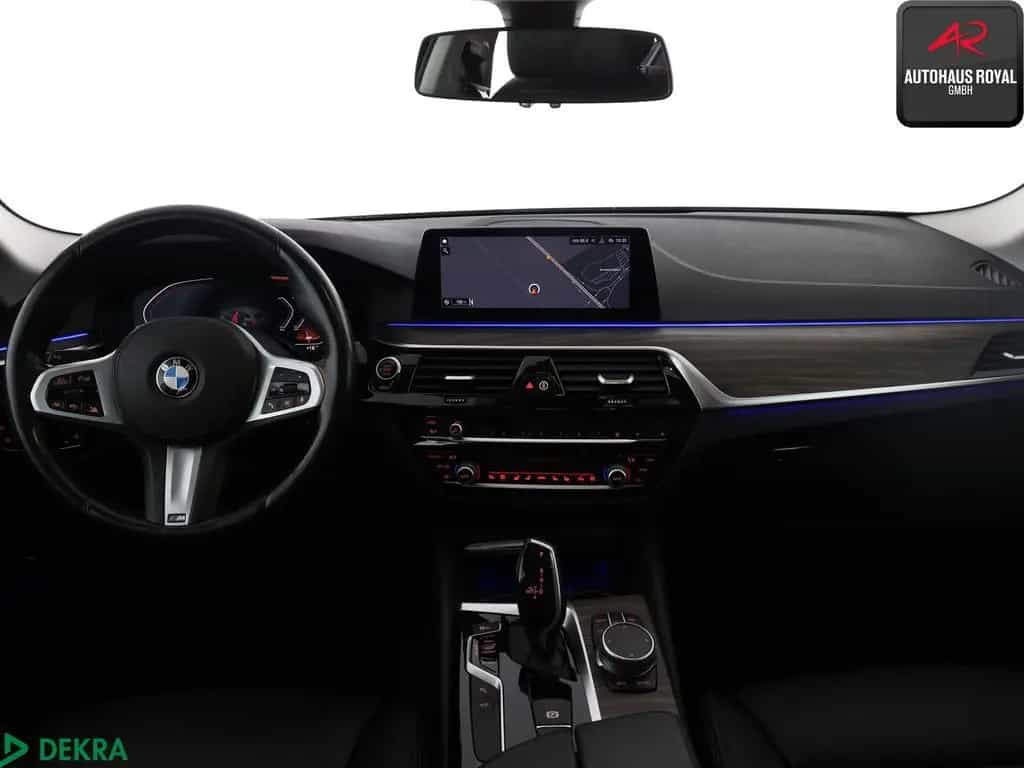 BMW 5 Series 520 i T STANDHEIZ,HUD,360GRAD,ACC,SOFTCLOSE,PANO 04/2020-photo-7