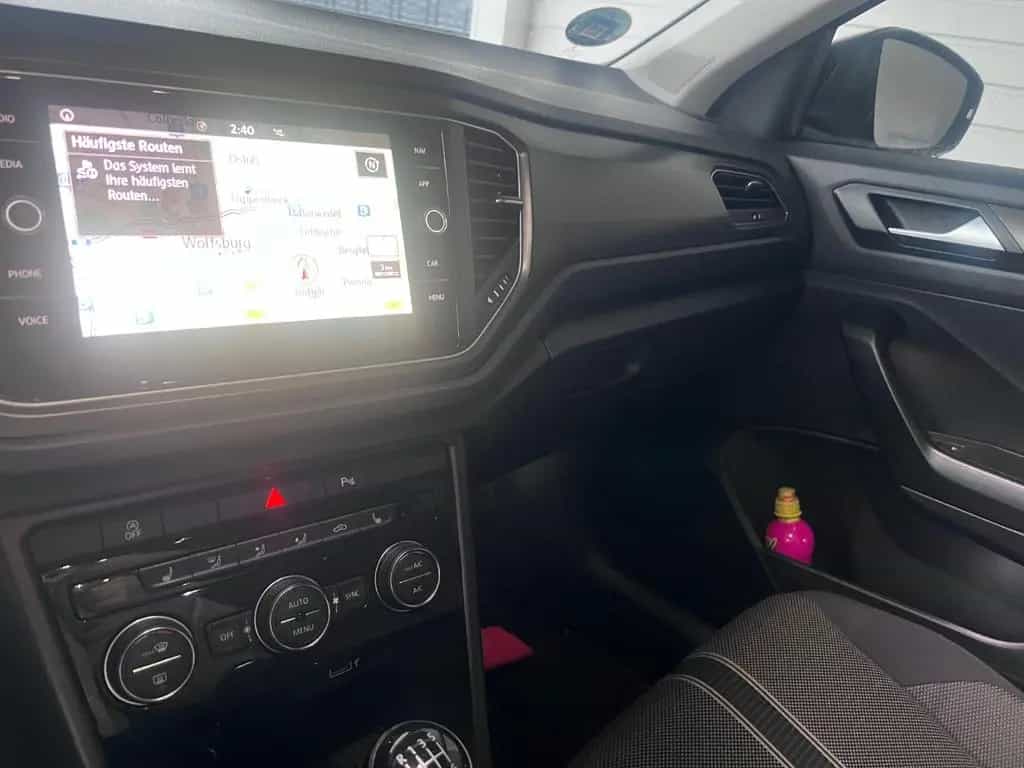 Volkswagen T-Roc 1.0 TSI - Top Zustand 8 fach bereift AHK 06/2018-photo-7