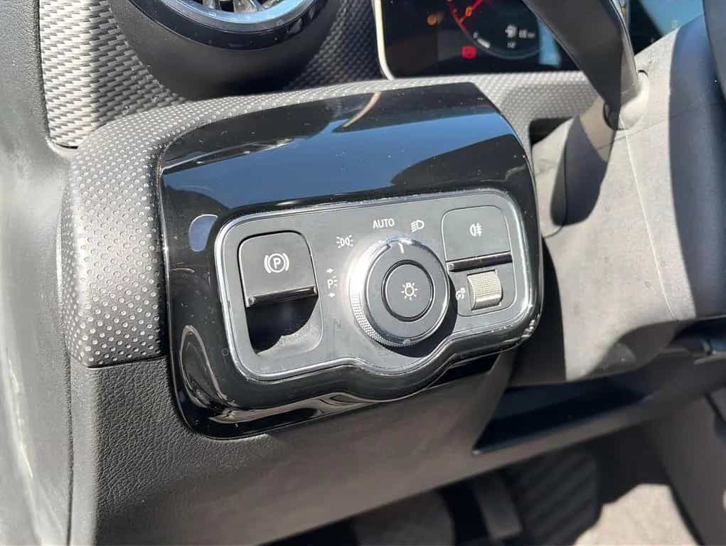 Mercedes-Benz CLA-Class 200 Progessive Widescreen 09/2019-photo-18