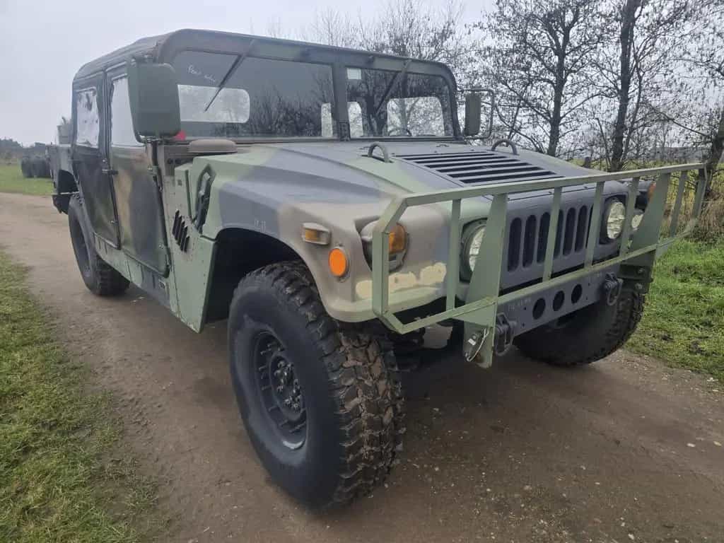 Hummer H1 06/1986-photo-1