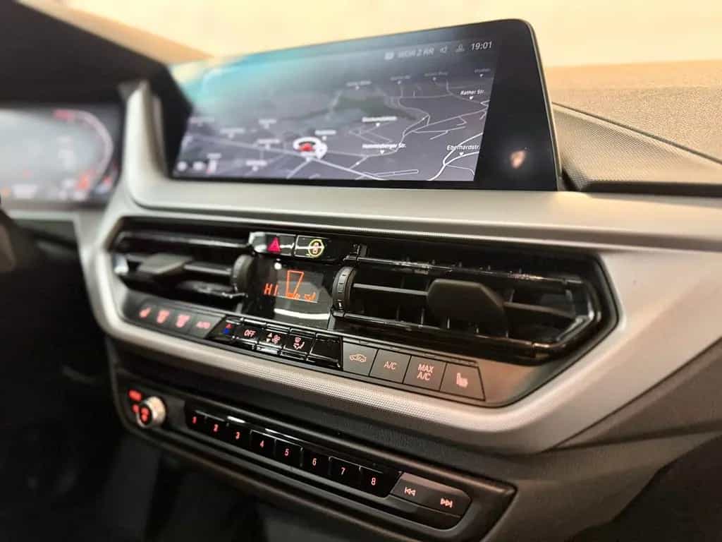 BMW 116 i*Navi*LED*SHZ*MwSt.*1.Hand*Scheckheft*Top* 12/2022-photo-23