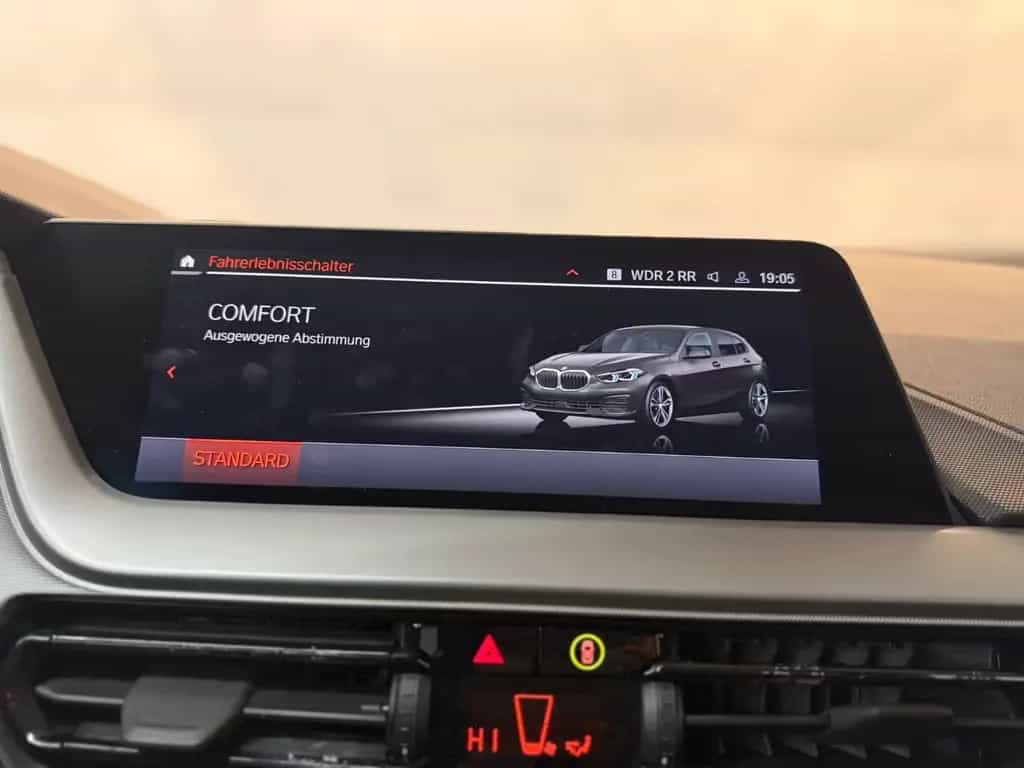 BMW 116 i*Navi*LED*SHZ*MwSt.*1.Hand*Scheckheft*Top* 12/2022-photo-23