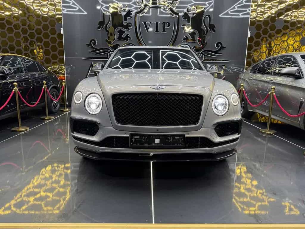 Bentley Bentayga 6.0 W12 AKRAPOVIC CARBON 24z MANSORY 08/2018-photo-1