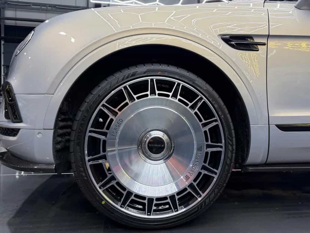 Bentley Bentayga 6.0 W12 AKRAPOVIC CARBON 24z MANSORY 08/2018-photo-29