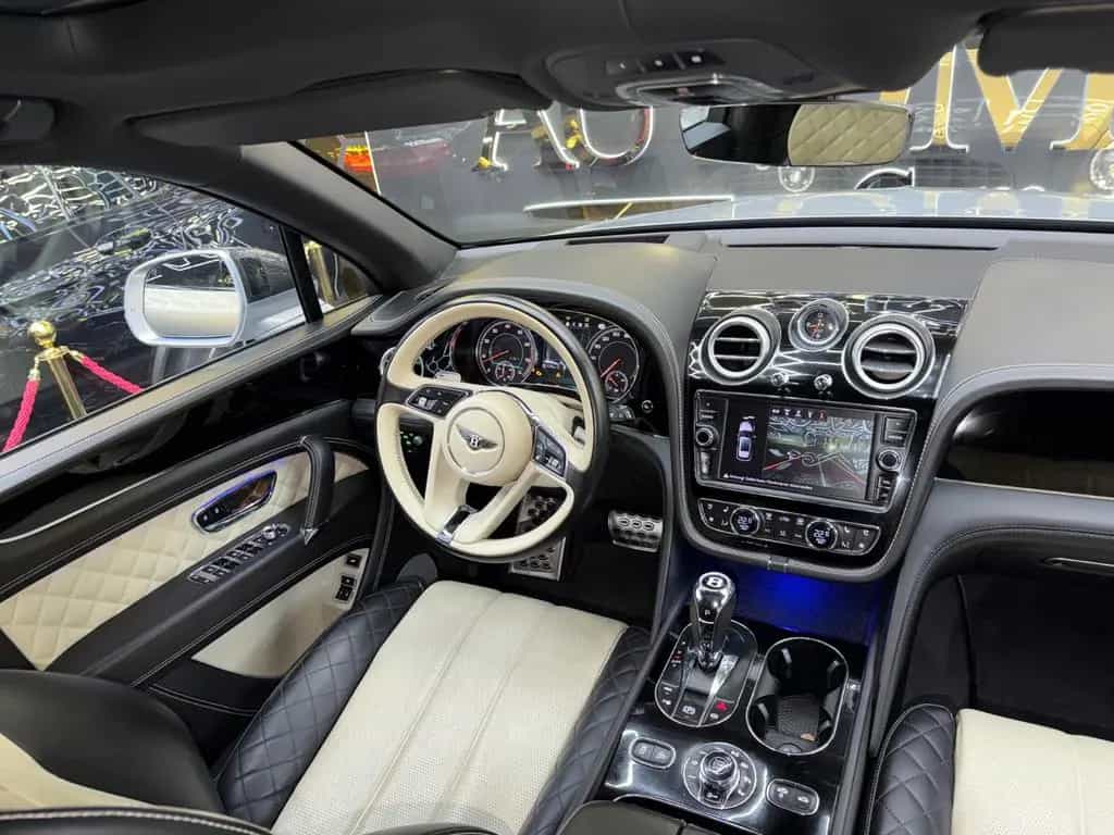Bentley Bentayga 6.0 W12 AKRAPOVIC CARBON 24z MANSORY 08/2018-photo-30