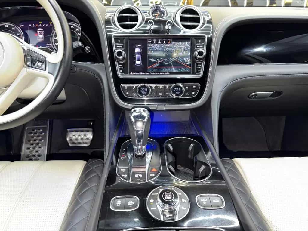 Bentley Bentayga 6.0 W12 AKRAPOVIC CARBON 24z MANSORY 08/2018-photo-33