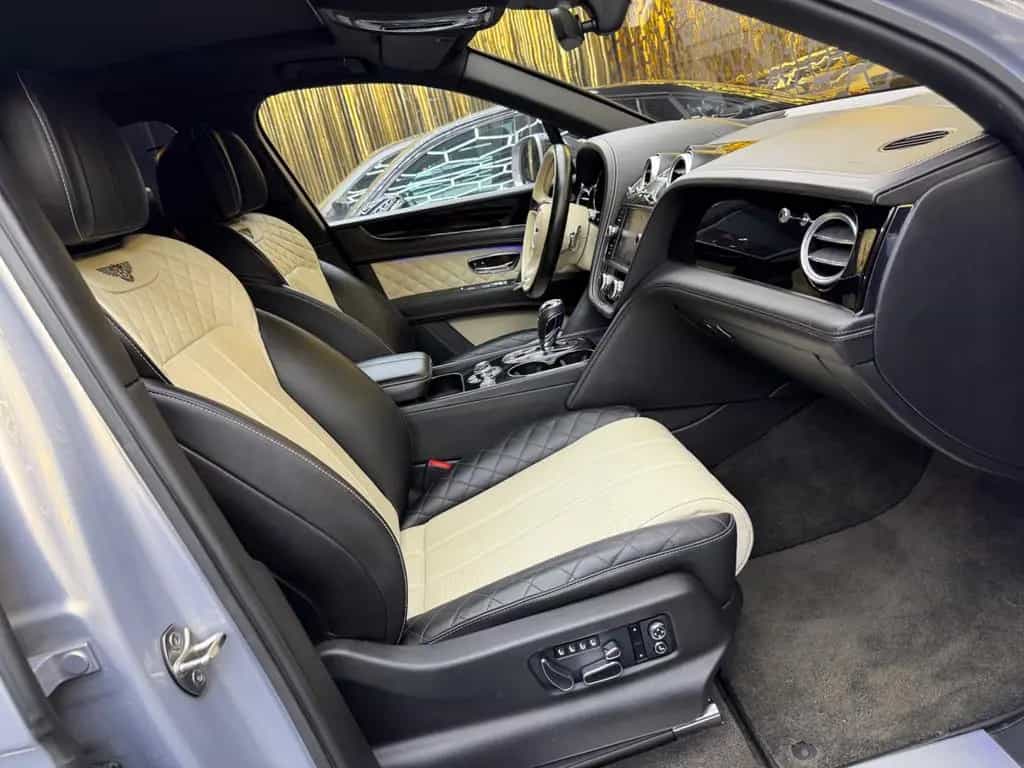 Bentley Bentayga 6.0 W12 AKRAPOVIC CARBON 24z MANSORY 08/2018-photo-34
