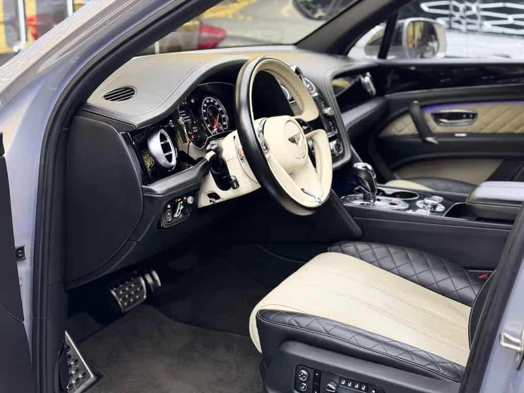 Bentley Bentayga 6.0 W12 AKRAPOVIC CARBON 24z MANSORY 08/2018-photo-42