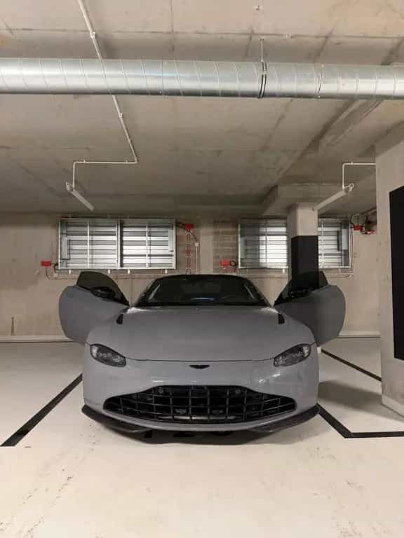 Aston Martin V8 Vantage 4.0 V8 04/2022-photo-0