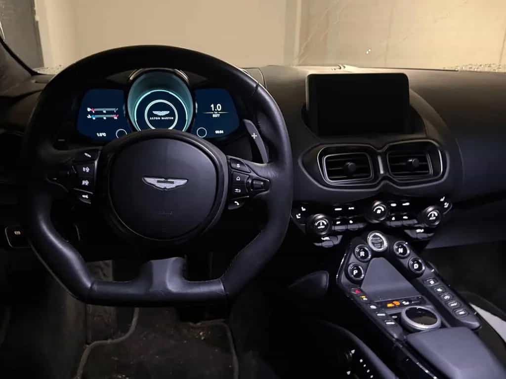 Aston Martin V8 Vantage 4.0 V8 04/2022-photo-4