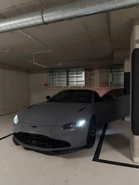 Aston Martin V8 Vantage 4.0 V8 04/2022-photo-5