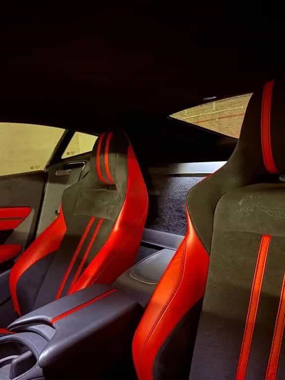 Aston Martin V8 Vantage 4.0 V8 04/2022-photo-8