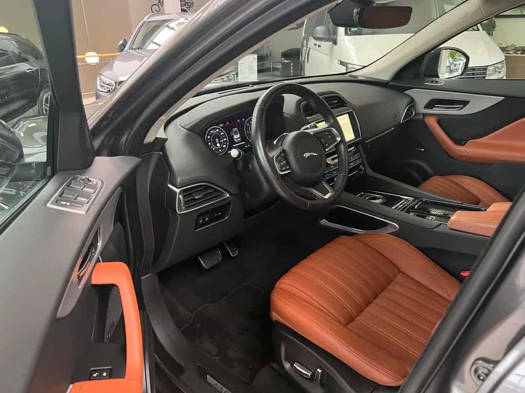 Jaguar F-Pace Portfolio AWD*PANO*KAMERA*SHZ*LEDER* 09/2018-photo-11
