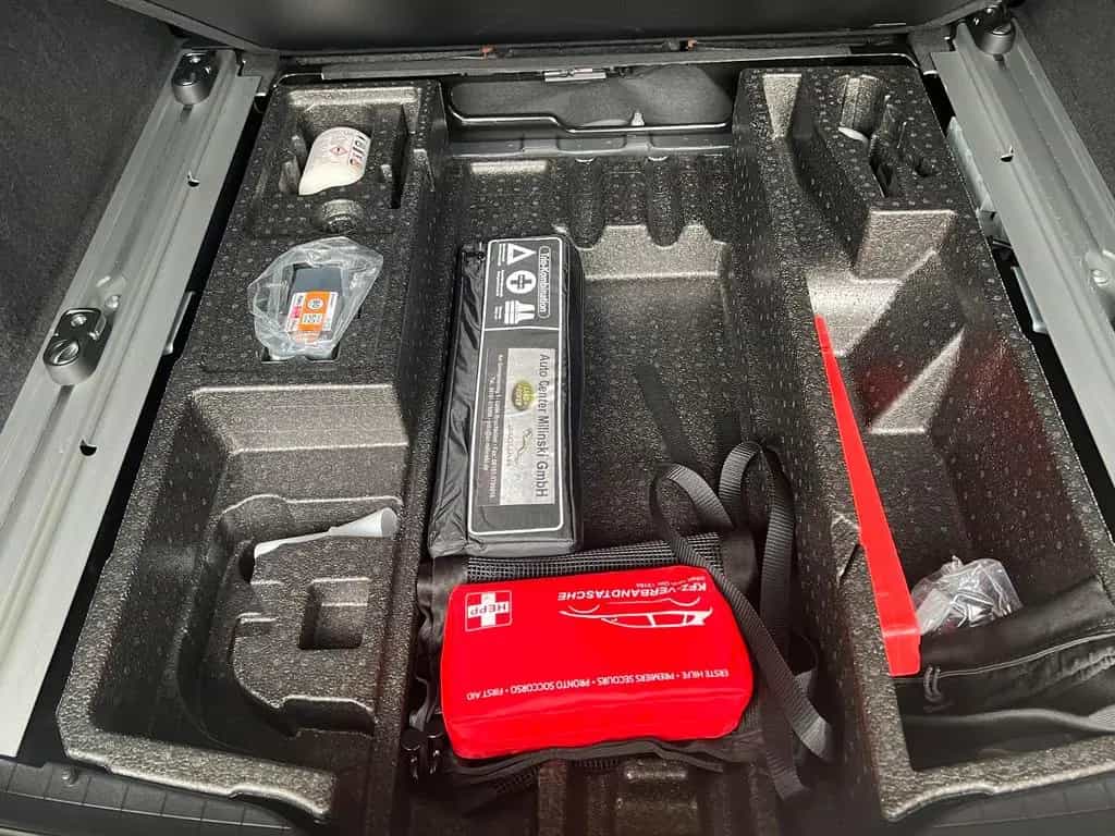 Jaguar F-Pace Portfolio AWD*PANO*KAMERA*SHZ*LEDER* 09/2018-photo-22