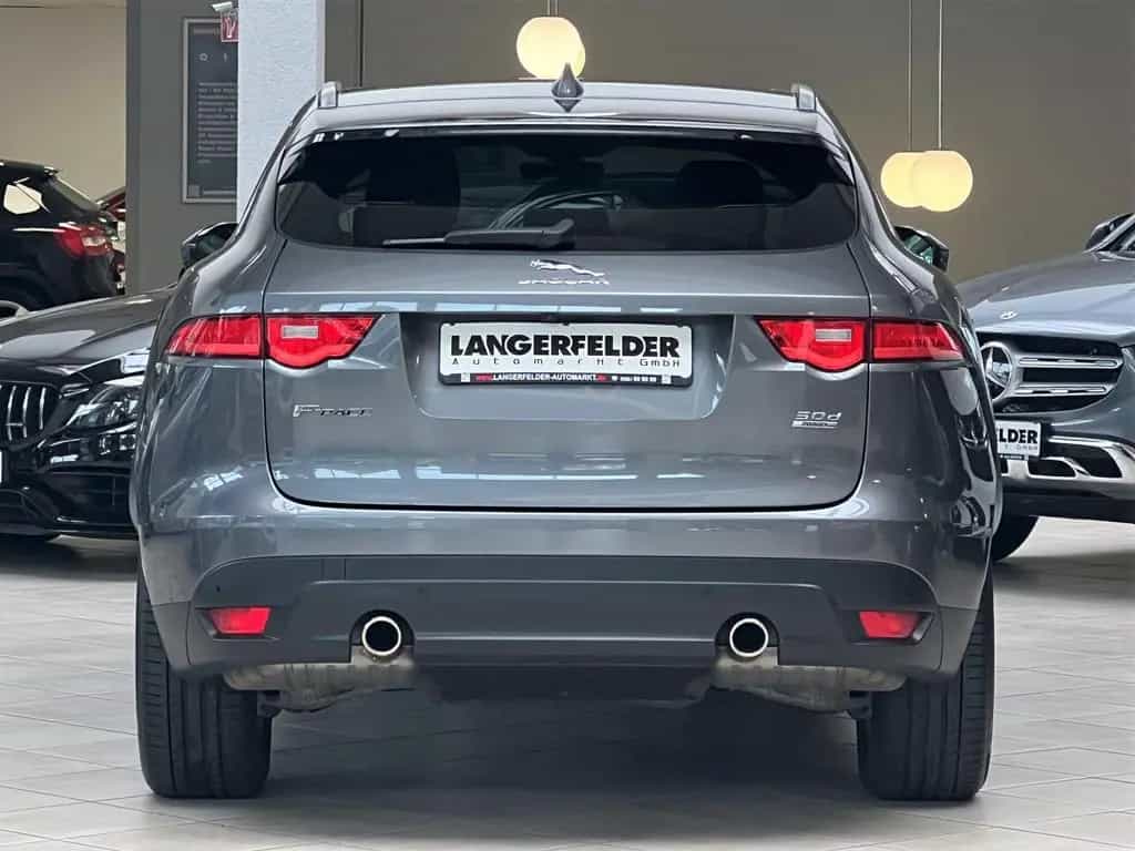 Jaguar F-Pace Portfolio AWD*PANO*KAMERA*SHZ*LEDER* 09/2018-photo-3