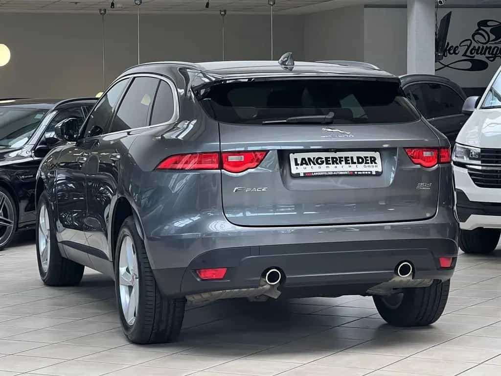 Jaguar F-Pace Portfolio AWD*PANO*KAMERA*SHZ*LEDER* 09/2018-photo-4