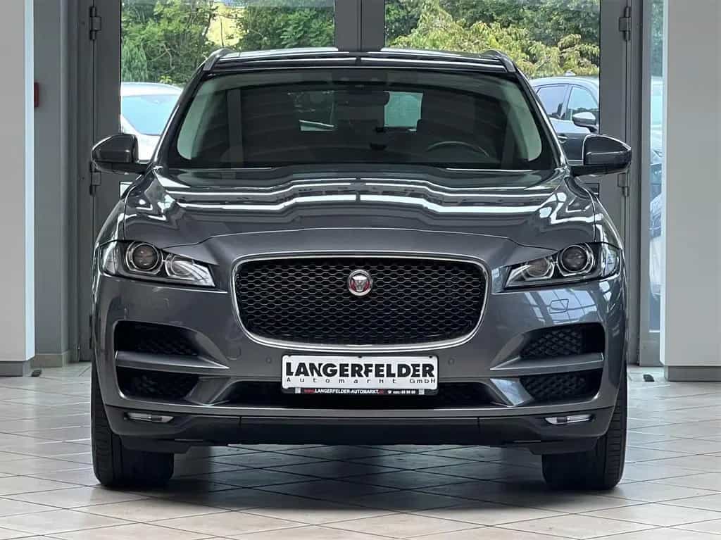 Jaguar F-Pace Portfolio AWD*PANO*KAMERA*SHZ*LEDER* 09/2018-photo-8