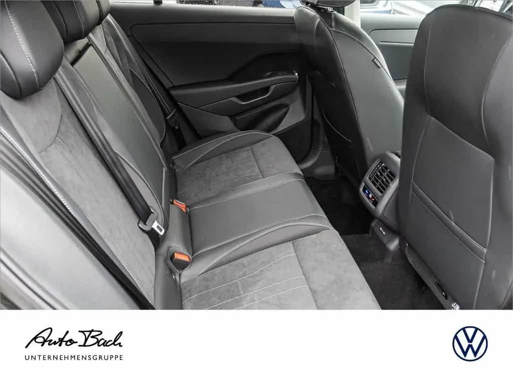 Volkswagen T-Roc Style 1.5 l eTSI OPF 110 kW (150 P S) 7-Ga null-photo-13