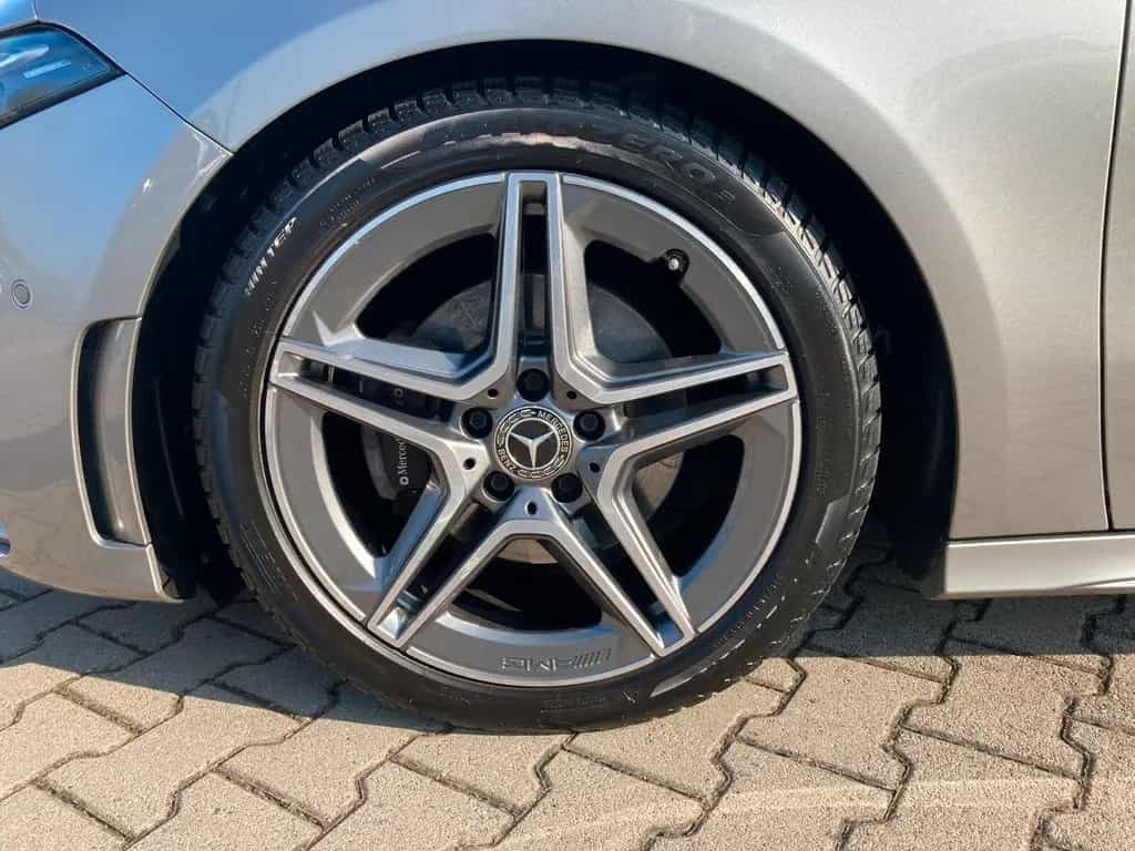 Mercedes-Benz A 200 d AMG Line Multib*Distro*Keyless*RF-Kamera 07/2019-photo-3