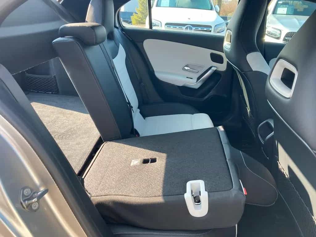 Mercedes-Benz A 200 d AMG Line Multib*Distro*Keyless*RF-Kamera 07/2019-photo-9