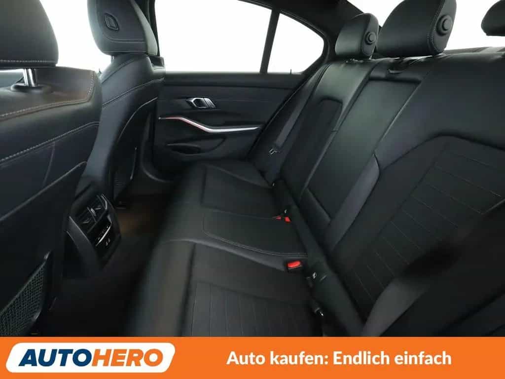 BMW 3 Series 318i Sport Line Aut.*NAVI*LED*TEMPO*PDC* 01/2021-photo-13