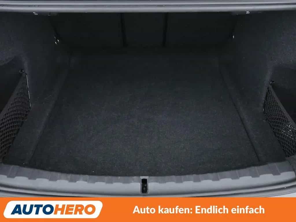 BMW 3 Series 318i Sport Line Aut.*NAVI*LED*TEMPO*PDC* 01/2021-photo-17
