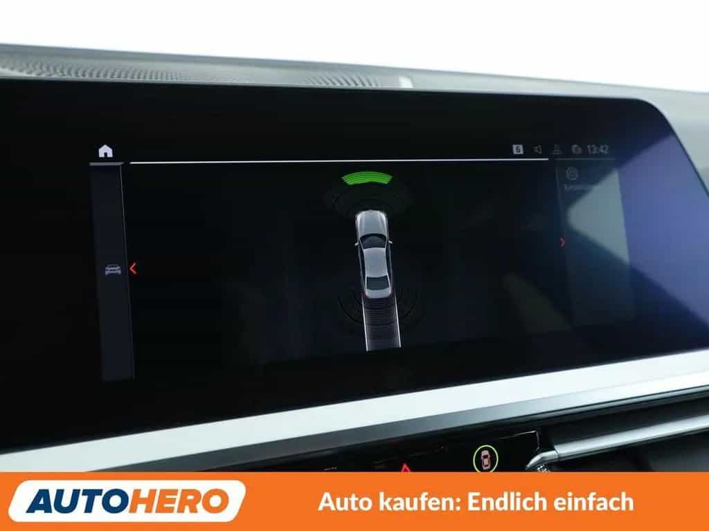 BMW 3 Series 318i Sport Line Aut.*NAVI*LED*TEMPO*PDC* 01/2021-photo-21