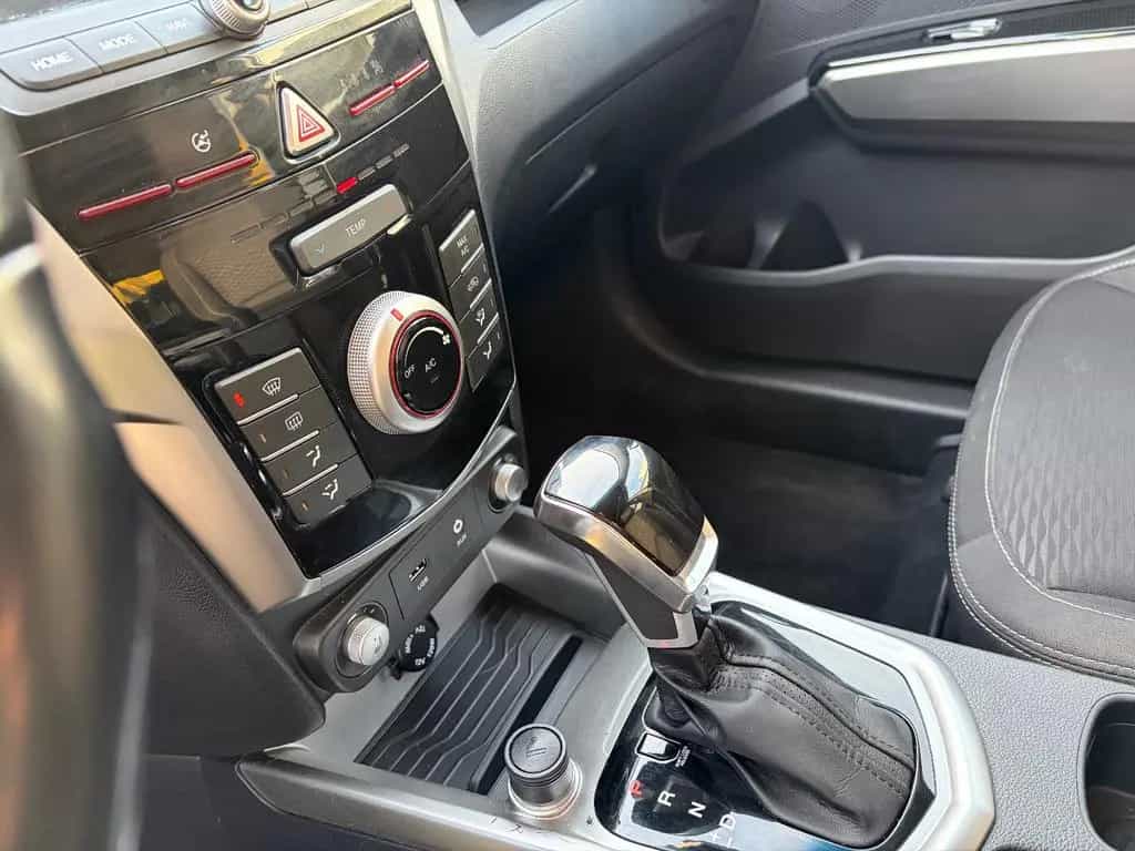 Ssangyong Tivoli 1.6 e-XGi 160 FORWARD 2WD 05/2019-photo-25