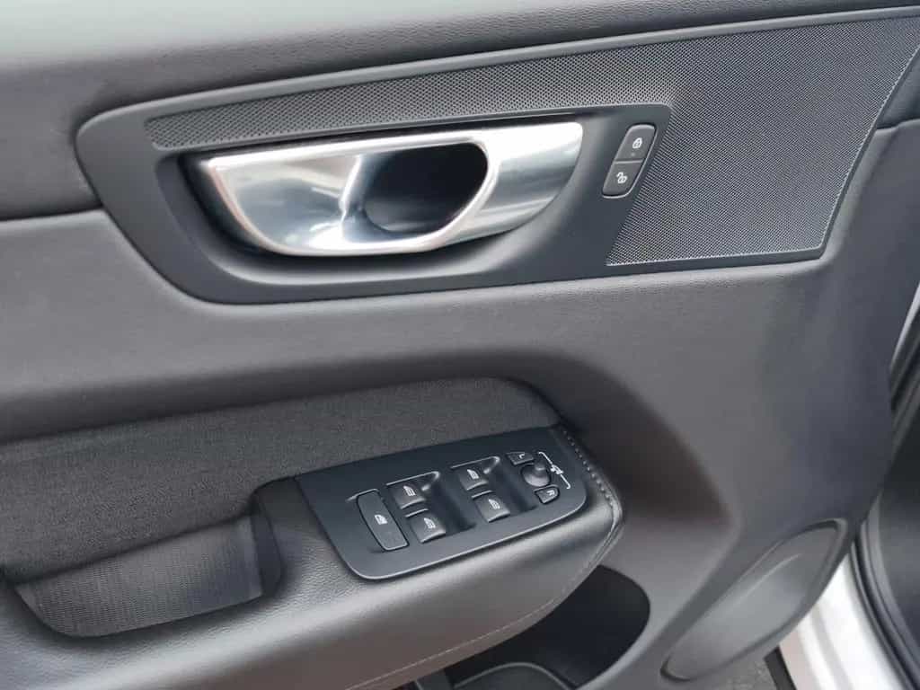 Volvo XC60 B4 Momentum Pro RFK*AHK*Blis 07/2021-photo-12