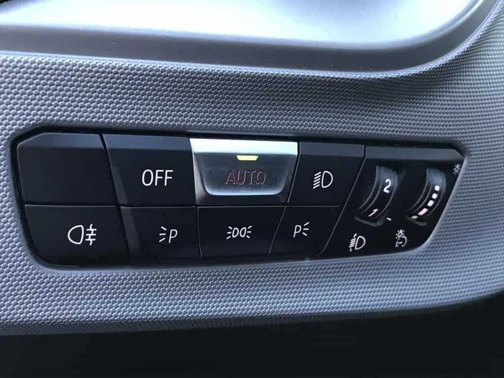 BMW 118 i Advantage DAB LED WLAN Tempomat Shz PDC 06/2024-photo-10