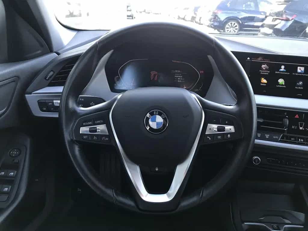 BMW 118 i Advantage DAB LED WLAN Tempomat Shz PDC 06/2024-photo-16
