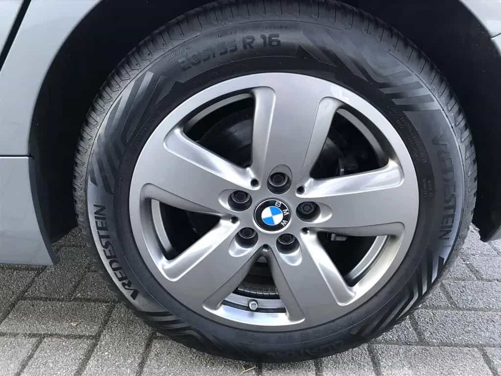 BMW 118 i Advantage DAB LED WLAN Tempomat Shz PDC 06/2024-photo-22