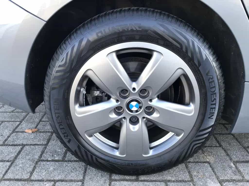 BMW 118 i Advantage DAB LED WLAN Tempomat Shz PDC 06/2024-photo-23