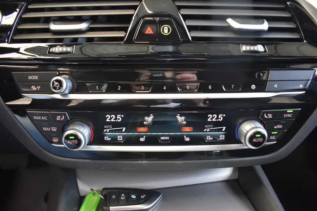BMW 5 Series 520d Touring xDrive Aut. Laser~LiveCo~H&K~Leder 08/2022-photo-12