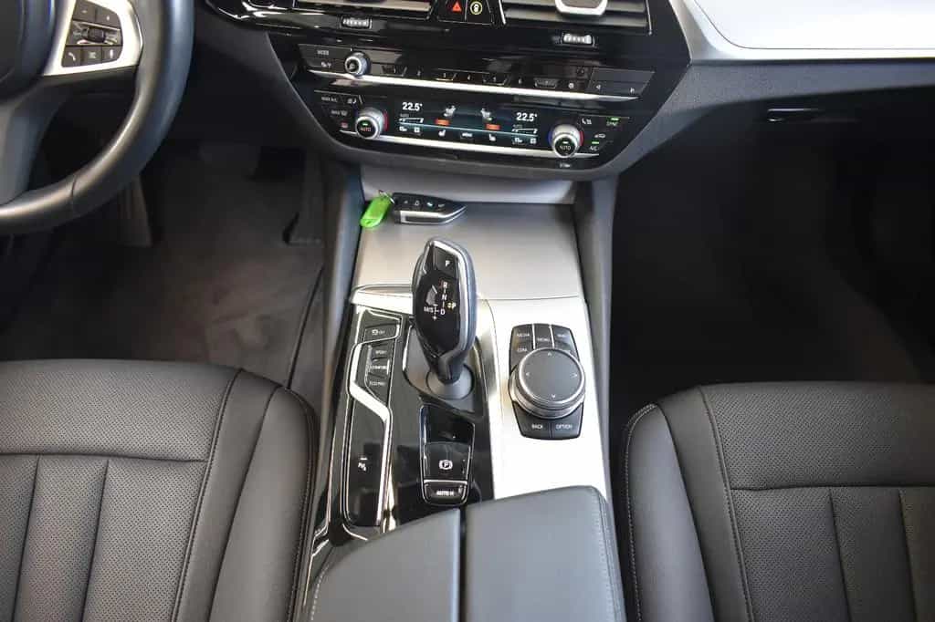 BMW 5 Series 520d Touring xDrive Aut. Laser~LiveCo~H&K~Leder 08/2022-photo-17
