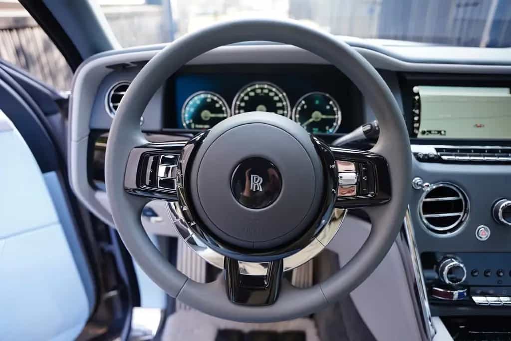 Rolls-Royce Cullinan Bespoke Audio Starlight Twin Coachline 01/2024-photo-17
