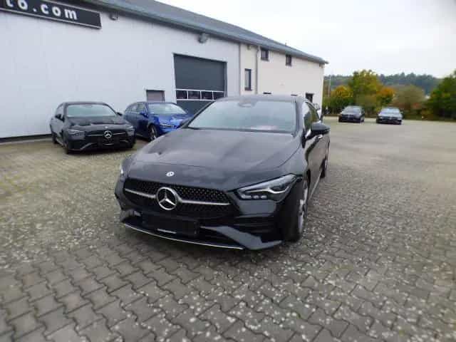Mercedes-Benz CLA 180 Shooting Brake AMG Premium Leder Sound 07/2024-photo-3