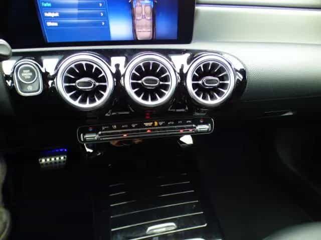 Mercedes-Benz CLA 180 Shooting Brake AMG Premium Leder Sound 07/2024-photo-30