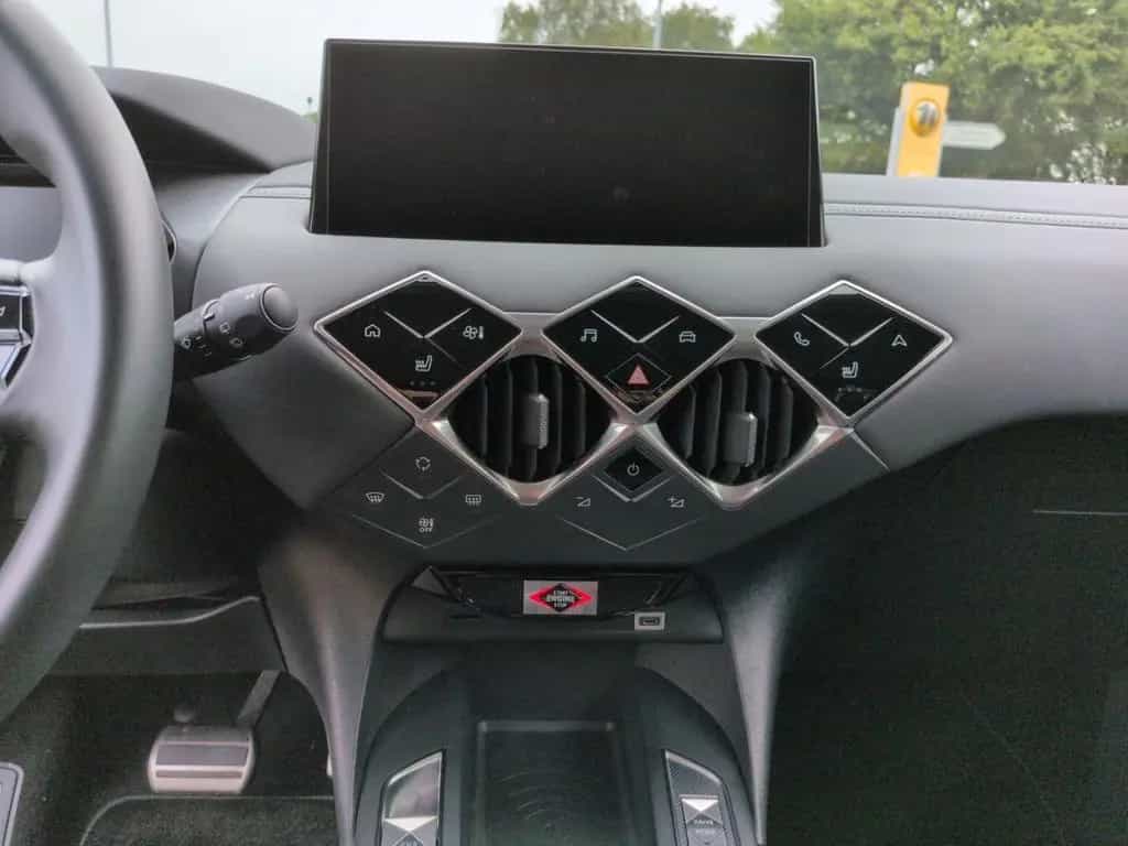 DS Automobiles DS3 DS Opera 1.2 PureTech 130 HUD Navi Leder LED 11/2024-photo-9