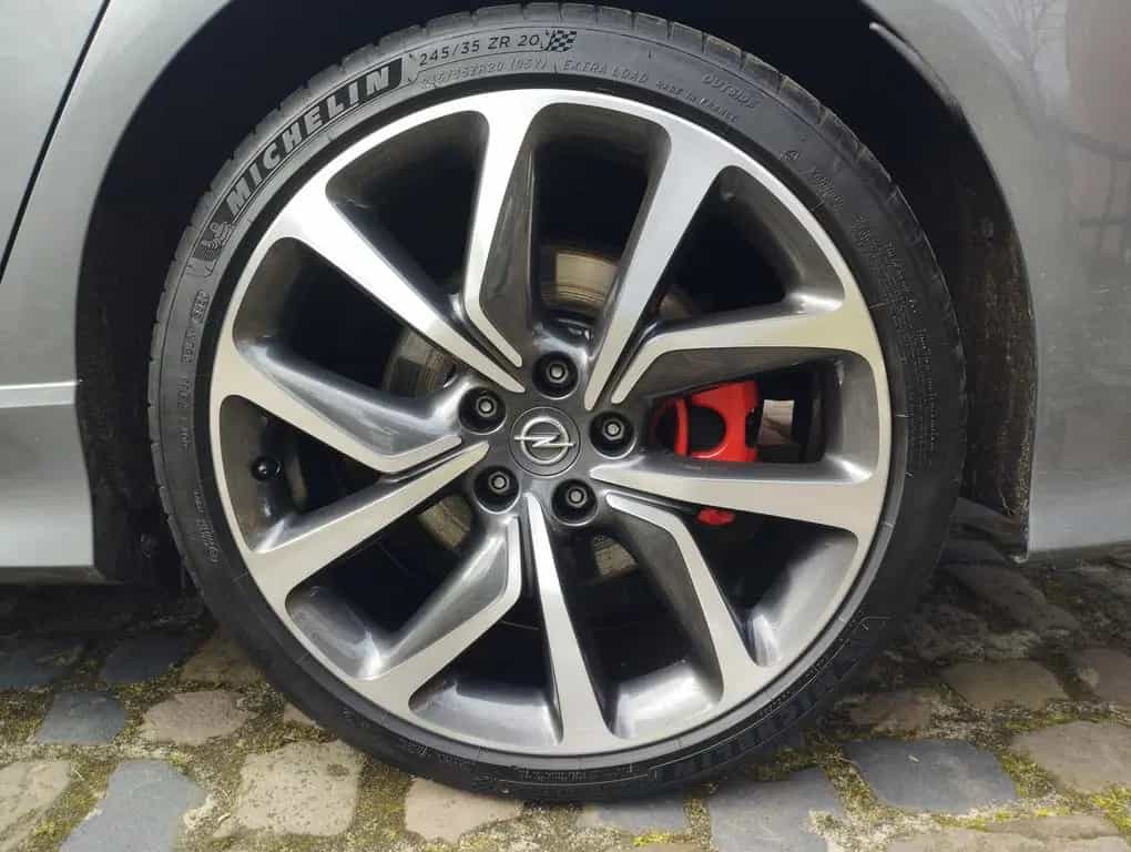 Opel Insignia GSi 4x4 LED*AHK*NAVI* top gepflegt* 12/2020-photo-13
