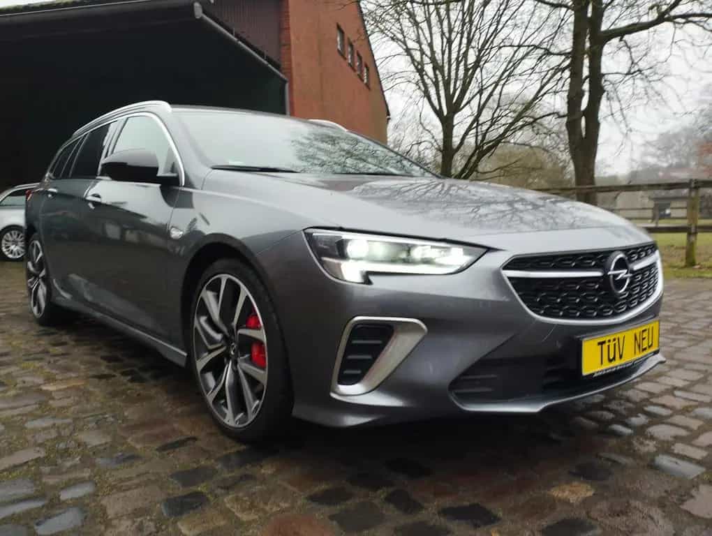 Opel Insignia GSi 4x4 LED*AHK*NAVI* top gepflegt* 12/2020-photo-3