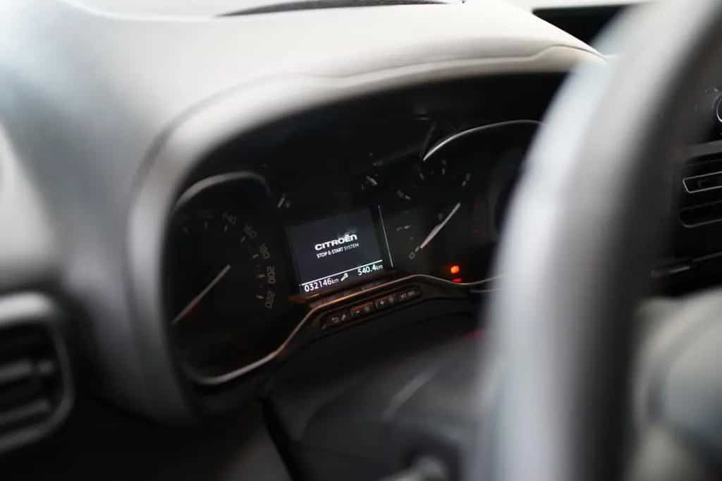 Citroën Berlingo M PureTech 130 EAT8 Feel Automatik AHK 04/2021-photo-13