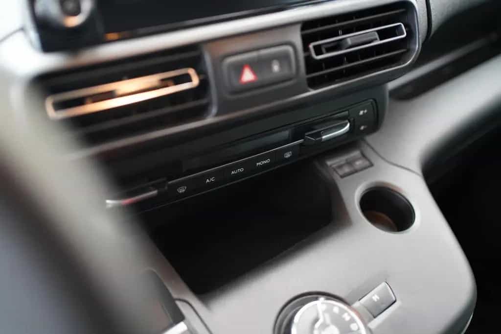 Citroën Berlingo M PureTech 130 EAT8 Feel Automatik AHK 04/2021-photo-14