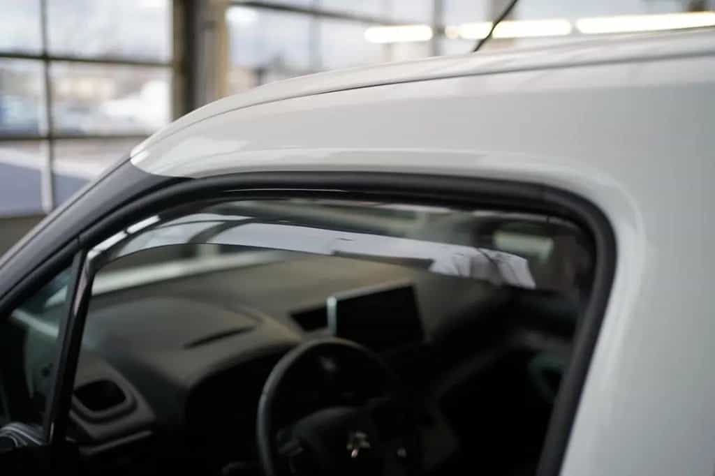 Citroën Berlingo M PureTech 130 EAT8 Feel Automatik AHK 04/2021-photo-2
