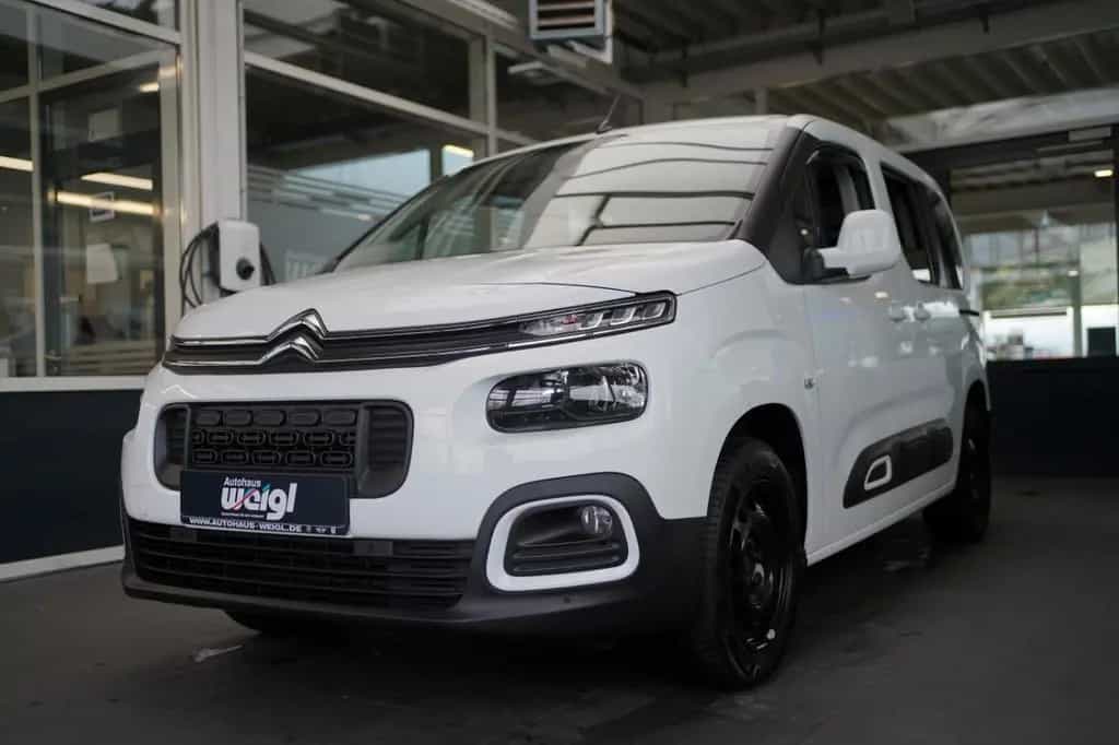 Citroën Berlingo M PureTech 130 EAT8 Feel Automatik AHK 04/2021-photo-3